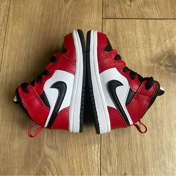 Jordan 1 Mid Chicago Toe (TD) Shoes Black White Red Size 4c Baby Toddler - Picture 4 of 9
